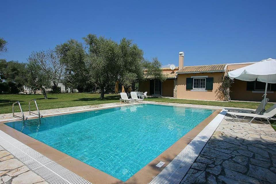 V&V Villas Almiros Beach Bagian luar foto