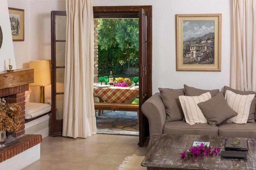 V&V Villas Almiros Beach Bagian luar foto