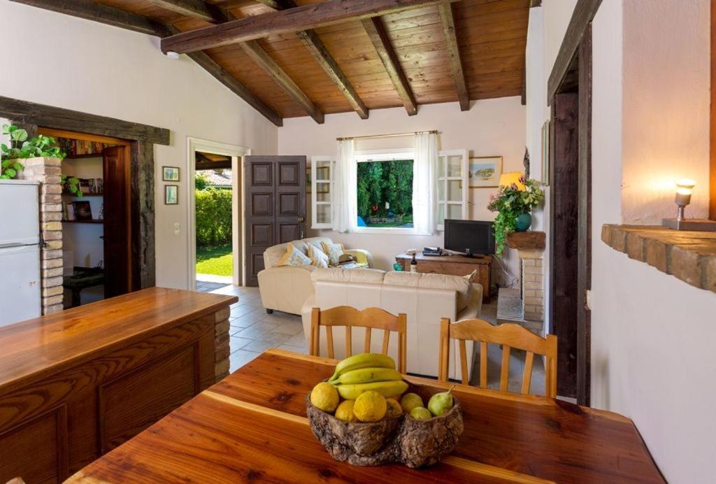 V&V Villas Almiros Beach Bagian luar foto