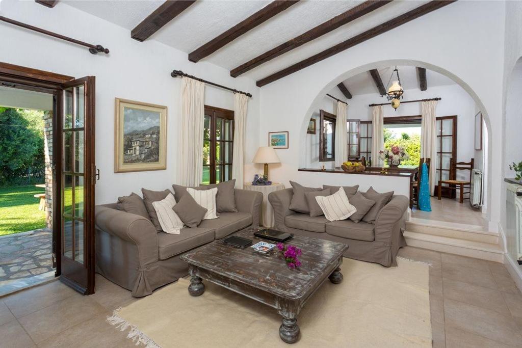 V&V Villas Almiros Beach Bagian luar foto