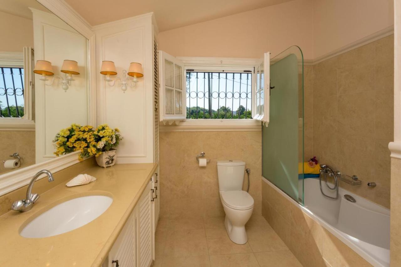 V&V Villas Almiros Beach Bagian luar foto